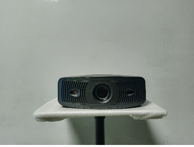 Volledig gesloten autofocus 4K bioscoop-projector. Familie, buiten, slaapzaal, privé luxe videohal is de eerste keus.